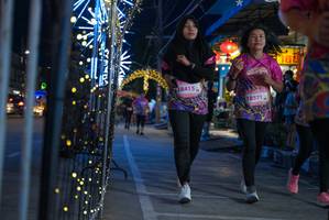 BIB: 18415
                            <button type="button" onclick="openModal(24676935)" class="btn btn-primary btn-sm float-right btn-popup" data-toggle="modal" data-target=".modal-high-quality">
                        <i class="fas fa-shopping-cart"></i> Add to Cart
                    </button>
                                            <button type="button" onclick="isThisMe(24676935, true)" class="btn btn-success btn-sm float-right btn-popup btn-isme hidden" data-toggle="tooltip" data-placement="bottom" title="นี่คือรูปของคุณใช่ไหม คลิกที่นี่เพื่อเอาเข้าอัลบั้ม">
                        <i class="fas fa-plus"></i> Add to album
                    </button>
                    <button type="button" onclick="isThisMe(24676935, false)" class="btn btn-warning btn-sm float-right btn-popup btn-isnotme hidden">
                        <i class="fas fa-ban"></i> Remove from album
                    </button>